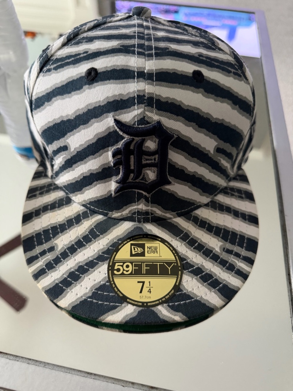 New Era Detroit Tigers Zebra Stripe Fitted Cap - Navy & White 7 1/4